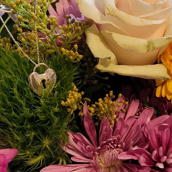 TIFFANY & CO PADLOCK NECKLACE PRISTINE CONDITION - Picture 2 of 6